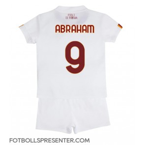 AS Roma Tammy Abraham #9 Bortatröja Barn 2022-23 Kortärmad (+ korta byxor)